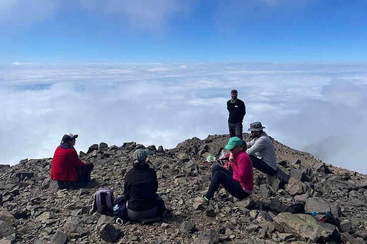 Trekking Cerro Arenales and Lomas Blancas in Cordón del Plata — Mendoza Day Trek