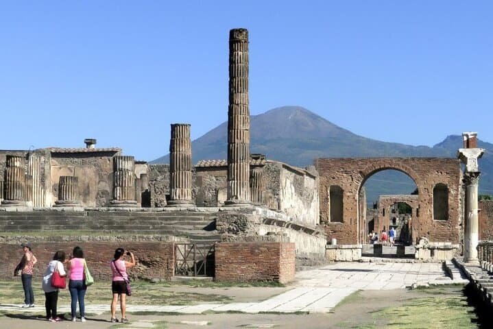 Pompeii and Positano Day Trip from Sorrento with Private Transfer photo 2