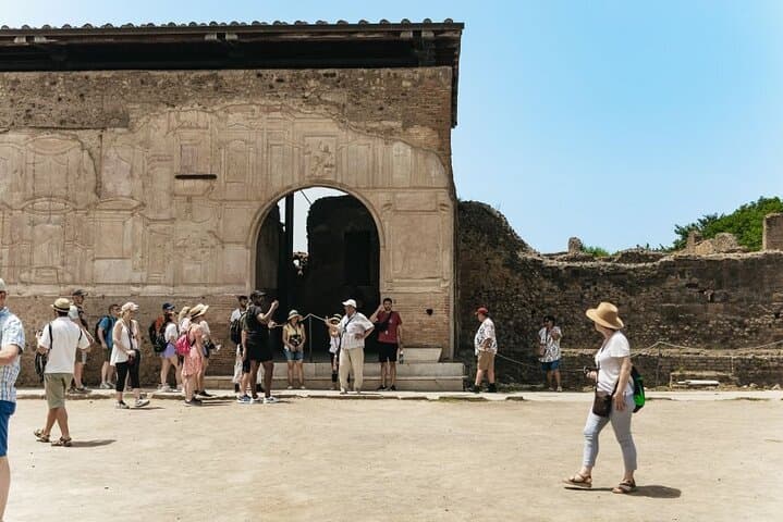Pompeii and Positano Day Trip from Sorrento with Private Transfer photo 3