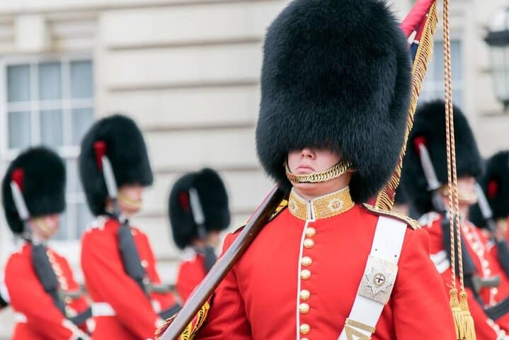 London Full-Day Sightseeing Tour: London Eye, Tower of London & Changing of the Guard