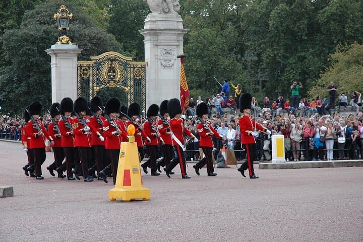 Changing of the Guards Royal Walks Buckingham Palace Ceremony Guide