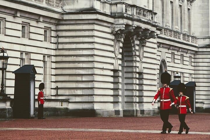 Changing of the Guards Royal Walks Buckingham Palace Ceremony Guide photo 6