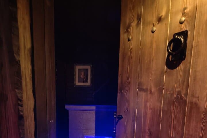 Escape Game Vampires — The Last Night: Miami Live Escape Room Experience photo 3