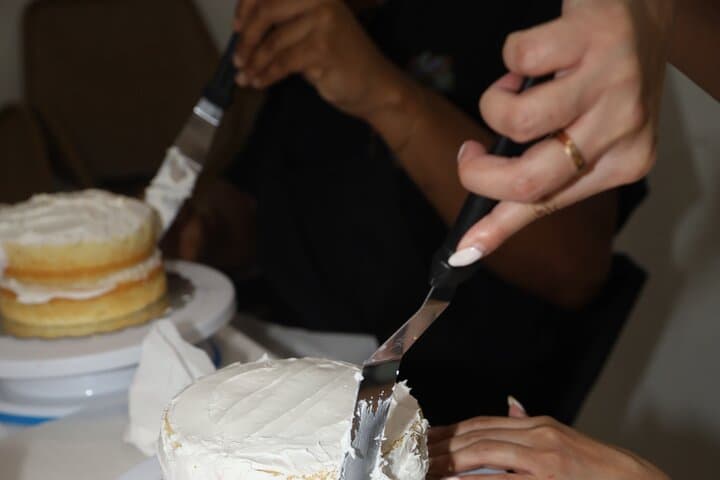 hands-on-cake-decorating-class-houston-montrose photo 2