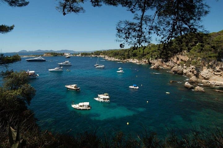 West French Riviera Day Tour: Biot, Antibes, Cap d'Antibes, Cannes & Saint-Paul de Vence photo 3