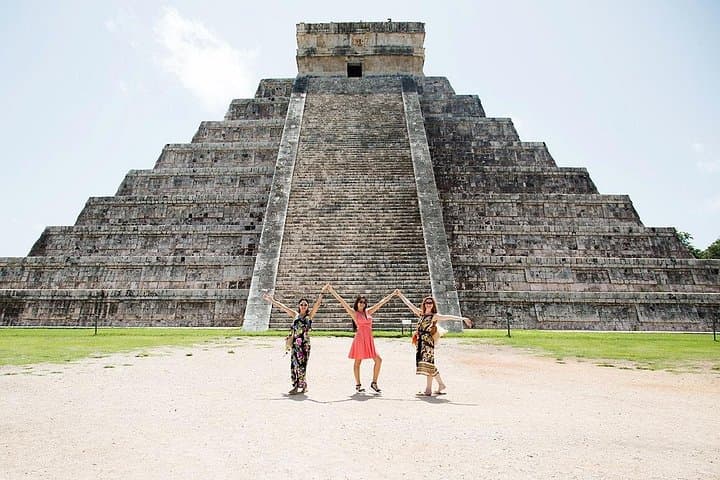 Chichén Itzá in a Day: Ruins, Cenote Swim and Valladolid Cultural Walk photo 1