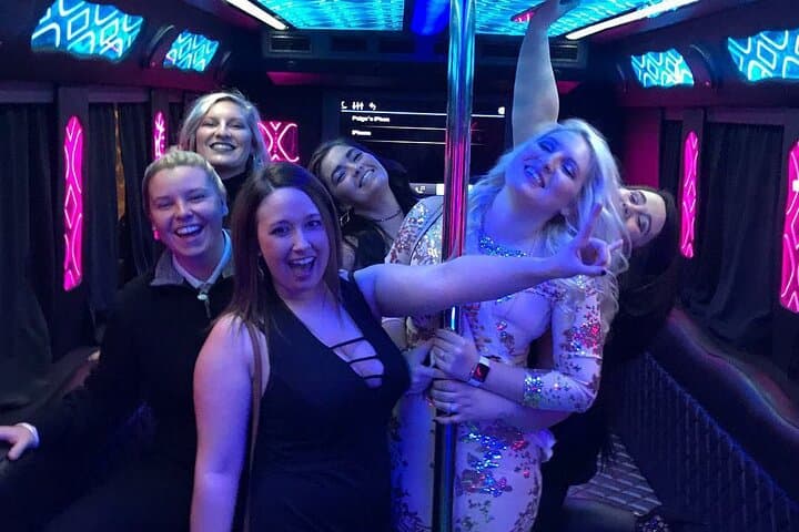Las Vegas Country Bar Crawl by Party Bus — Free Drinks, Live Bands & Line Dancing photo 3