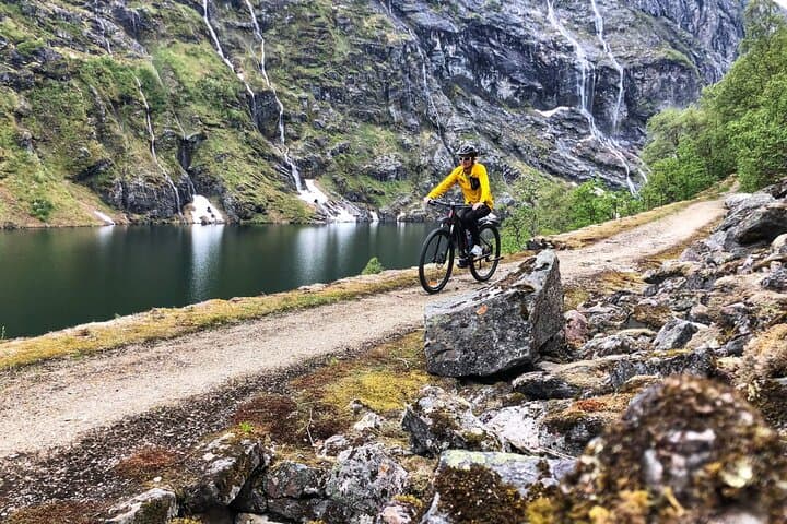 E-bike Over Flofjellet: Mountain Pass Ride from Hellesylt to Oppstryn photo 2