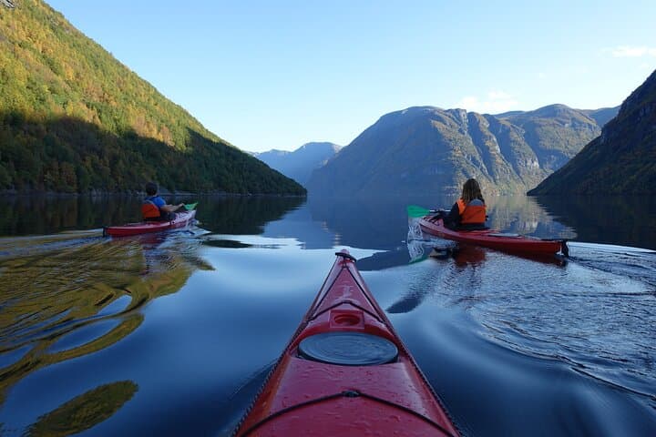 Half-Day Fjord Paddle in Hellesylt: Beginner Kayaking on Sunnylvsfjorden photo 6