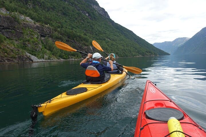 Half-Day Fjord Paddle in Hellesylt: Beginner Kayaking on Sunnylvsfjorden photo 5