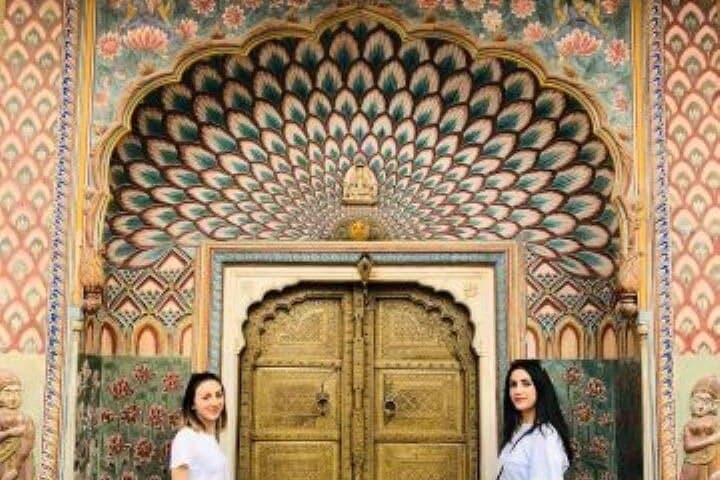 Golden Triangle Overnight: Delhi to Agra and Jaipur Two-Day Tour