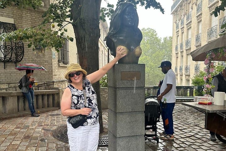 Montmartre & Sacre Coeur Walking Tour — Local Guide, Artist Haunts & Panoramic Views photo 2