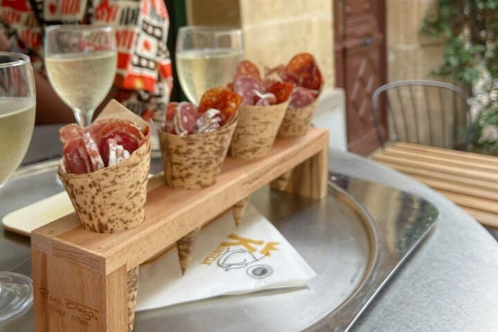 Full-Day Bordeaux Gourmet Walking Tour and Médoc Grand Cru Wine Tasting photo 5