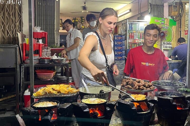 Saigon Walking Food Tour: 13 Tastings Through Districts 3, 10 & 5 photo 2
