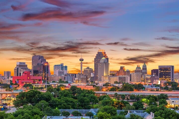 Private San Antonio Walking Tour: Alamo, River Walk & La Villita Guided Cultural Stroll