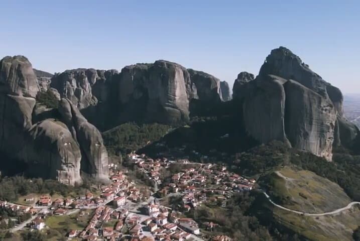 Private Meteora Day Trip from Athens — Monasteries, Rocks & Panoramas
