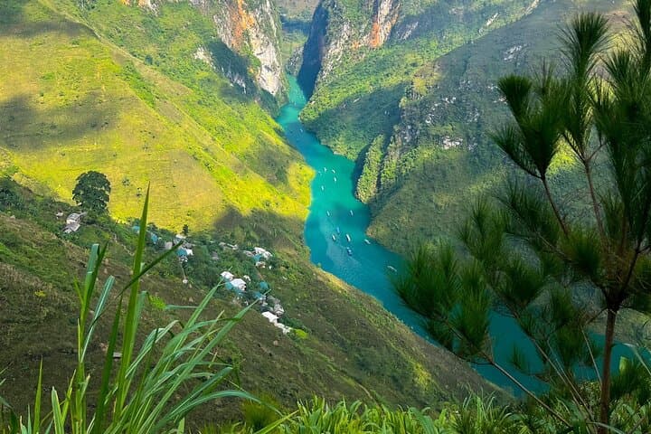 Ha Giang Loop: 2-Day Car & Minibus Tour Through Quan Ba, Dong Van & Ma Pi Leng photo 6