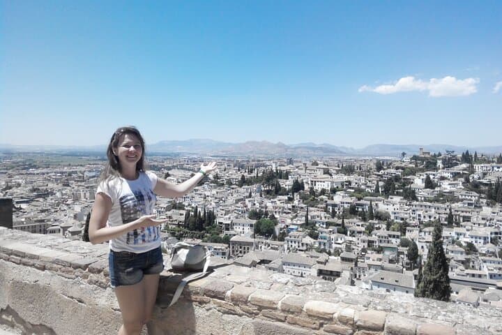 Private Full-Day Granada Trip from Malaga: Alhambra, Albaicín & Local Markets photo 5