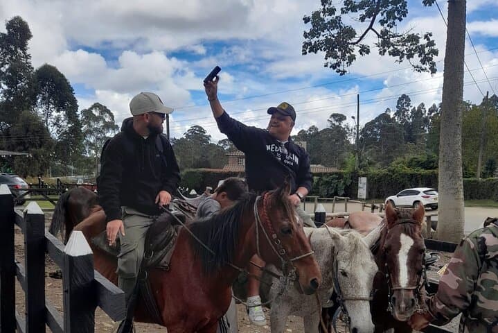 Half-Day Horseback Ride Through Santa Elena's Forests from Medellín