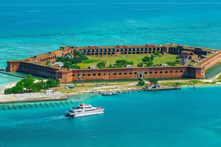 Axopar 37 Luxury Day Trip to Dry Tortugas from Key West