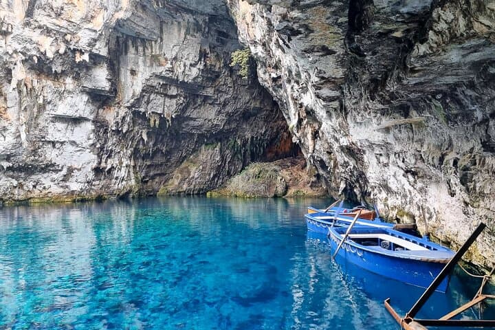 Half-Day Caves and Wine Tour in Kefalonia: Melissani, Drogarati & Robola Tasting photo 4
