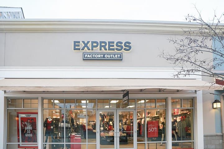 Private Shopping Tour from Philadelphia to Jackson Premium Outlets — Roundtrip Hotel Transfer photo 2