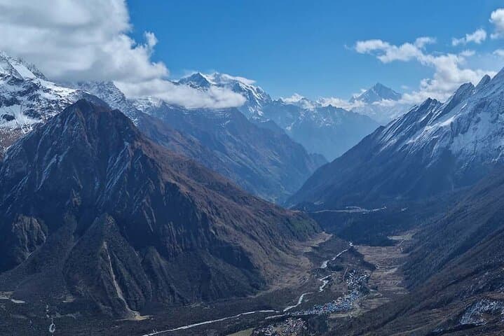 Manaslu Circuit Trek: 14-Day High-Pass Trek Across Nepal's Manaslu Himalaya photo 3