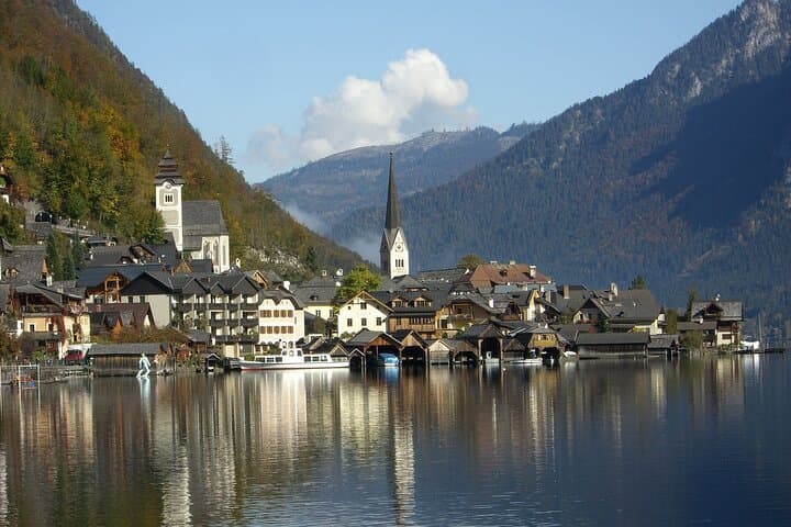 Private Day Tour to Hallstatt, St. Gilgen & Mondsee from Vienna photo 2