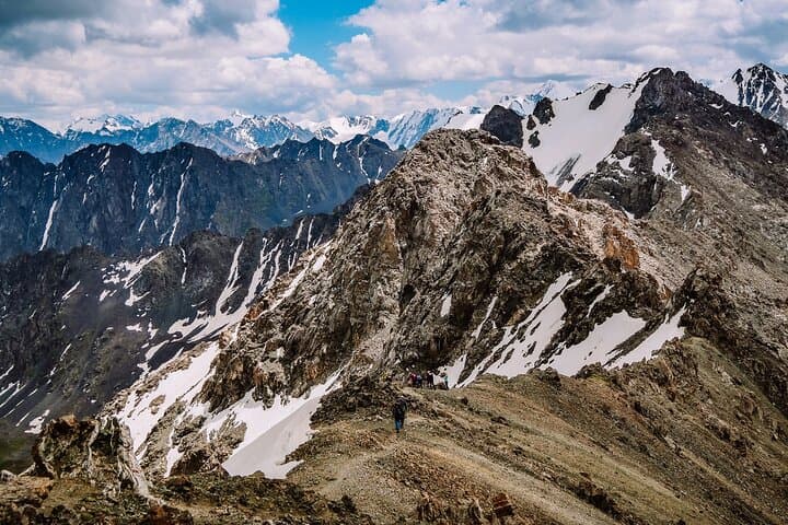 7-Day Tian Shan Trek: Ala-Kul, Telety Pass & Jeti-Oguz Valley photo 4