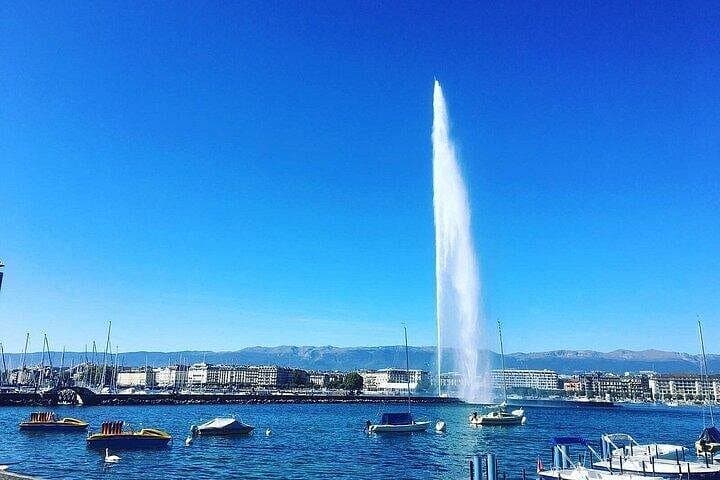 Geneva Electric TukTuk Sightseeing: Jet d'Eau, Old Town & Nations in 75 Minutes photo 4