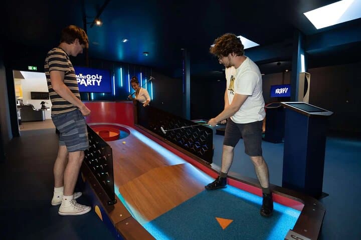 Deauville Next‑Gen Mini Golf: 9‑Hole Strategic Course for Families & Groups