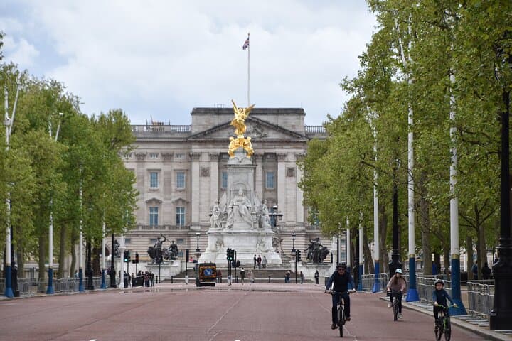 Private 2.5-Hour London Black Cab Tour: Westminster to St. Paul's Highlights