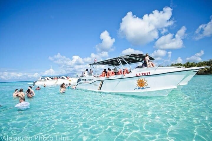 Saona Island Tropical Escape: Full-Day Catamaran to Natural Pools & Starfish Beaches photo 4