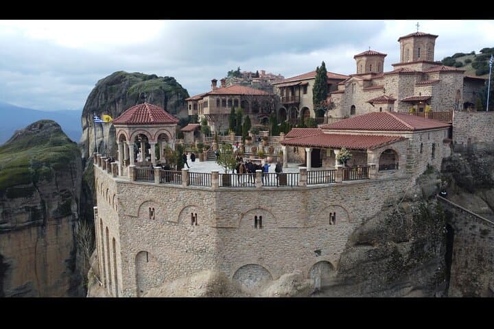 Private Day Trip from Athens to Meteora by VIP Minibus — Full-Day Tour Guide