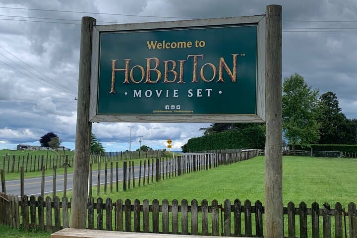 Private Hobbiton Movie Set Tour from Auckland — Full-Day Guided Shire Experience photo 4