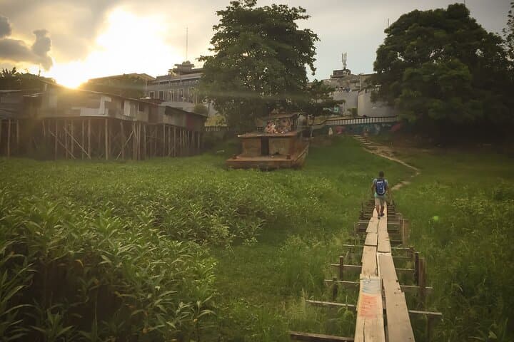 Iquitos Belen Market and Floating City: Private 4-Hour Amazon River Cultural Tour photo 3