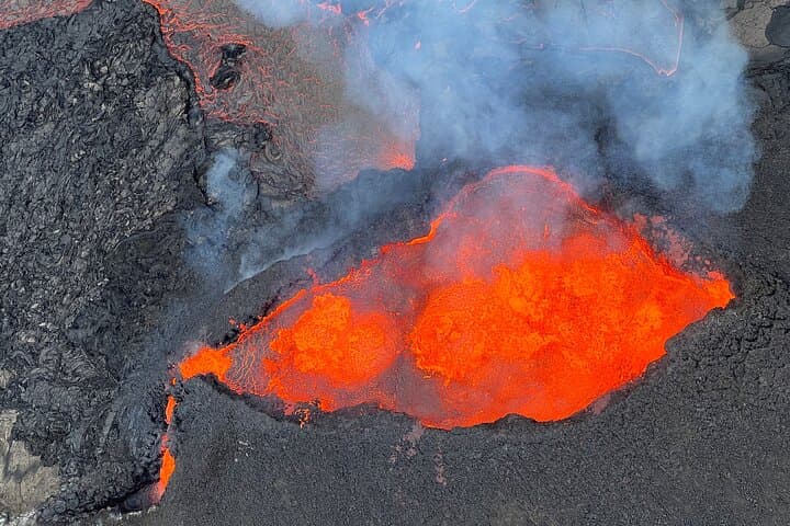 Helicopter Tour Over Iceland's New Lava Fields - Reykjanes Peninsula photo 4
