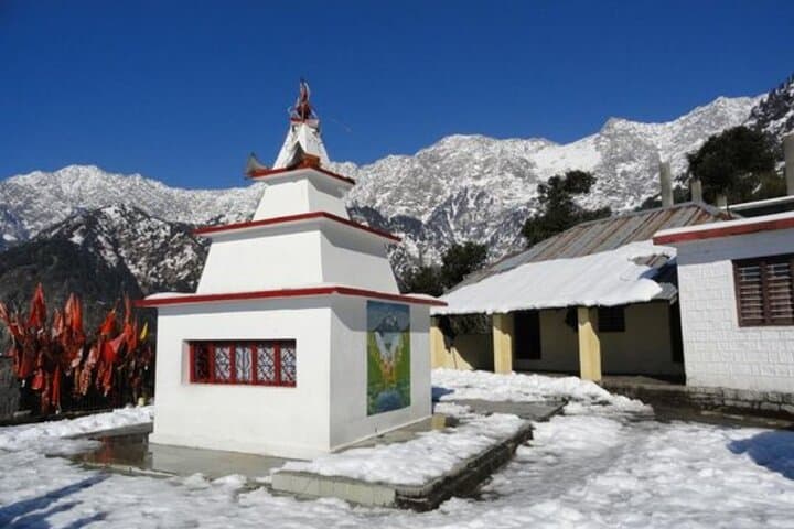 Guna Devi Temple Hike from McLeodganj: A Day Trek into the Kangra Hills photo 6