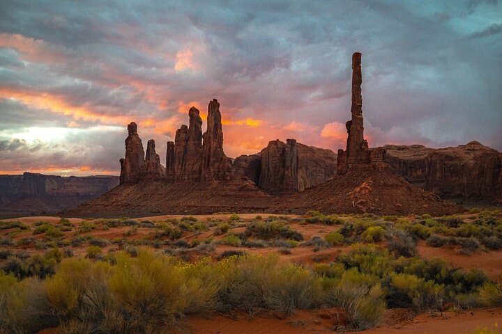 Explore Monument Valley: Private Navajo-Guided Journey into Iconic Desert Landscapes photo 6