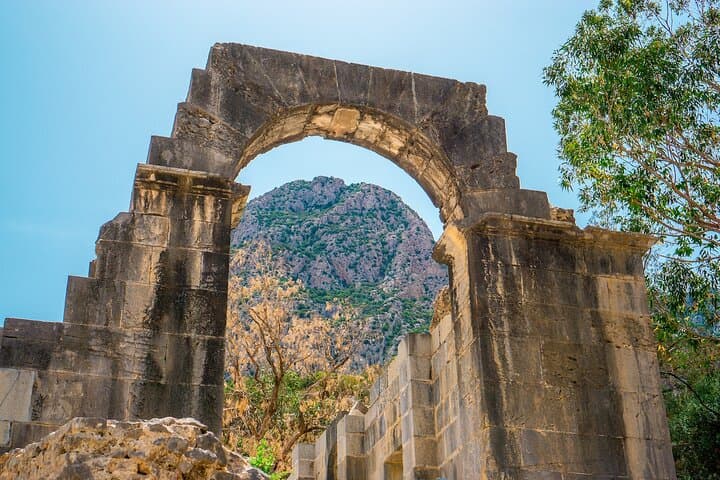 andalusian-beauty-hammamet-oudhna-zaghouan-day-tour