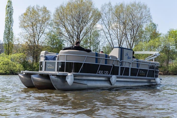 Prague Pontoon Yacht Experience: All-You-Can-Drink Vltava Cruise photo 4