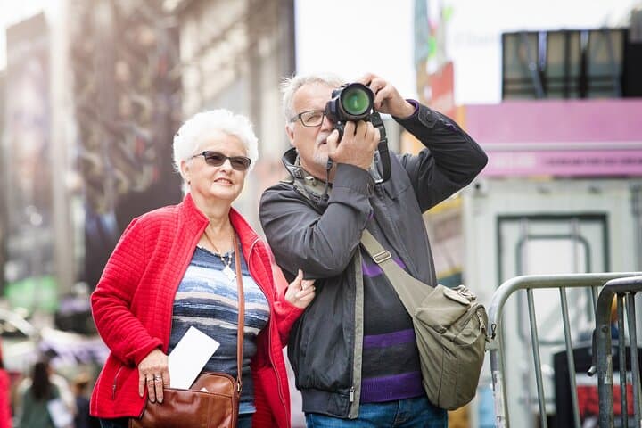 Private Midtown Romantic Stroll — 2-Hour Couples Walking Tour in NYC photo 3