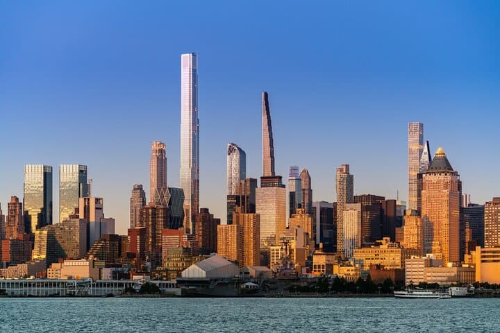 Private Midtown Romantic Stroll — 2-Hour Couples Walking Tour in NYC photo 2