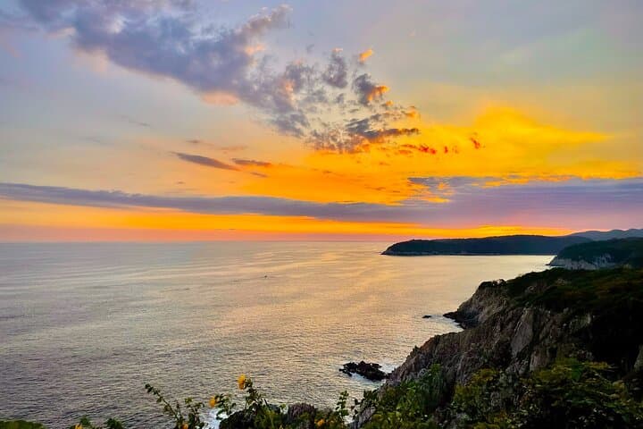 Huatulco Highlights: Guided Bay Viewpoints, Oaxacan Tasting & Artisan Markets with Pickup photo 2