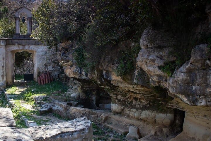 Private Knossos & Authentic Crete Day Tour — Wine, Caves & Rethymno photo 3