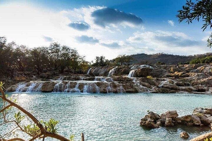 East Salalah Mountain Safari: Full-Day Wadi Darbat, Jabal Samhan & Tawi Ateer photo 1