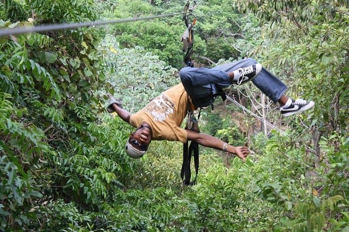 Roatán Zipline and Snorkel Combo: Canopy Flights and Coral Gardens in One Day photo 2