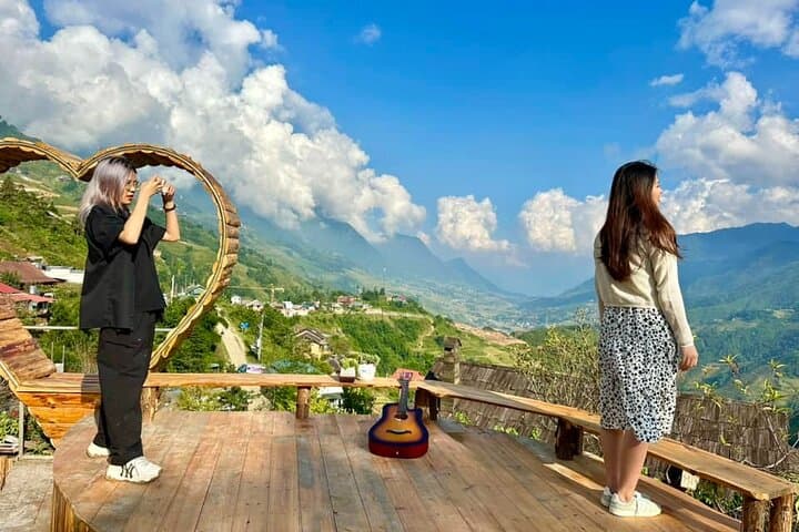 Sapa Muong Hoa Valley Day Hike with Local Guide — Y Linh Ho, Lao Chai & Ta Van photo 3