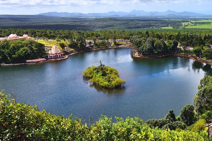 Tea Route Private Full-Day Tour in Mauritius: Bois Chéri, Trou aux Cerfs & Tamarind Falls photo 2