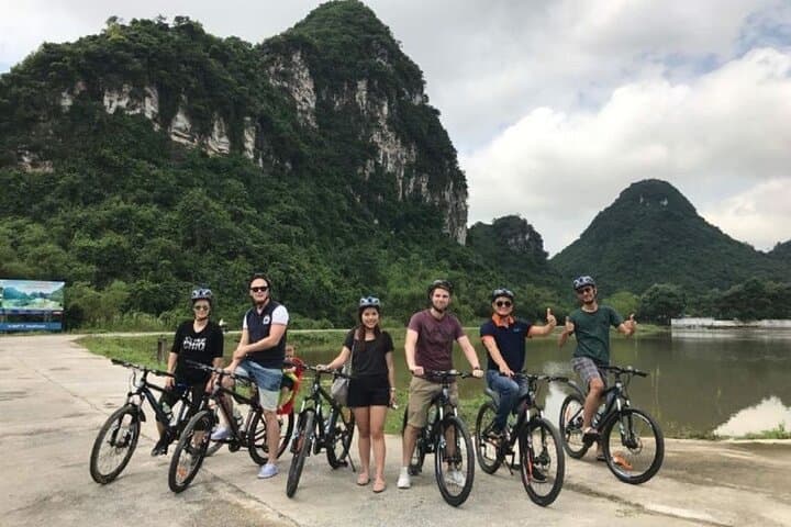 Ninh Binh Day Trip: Hoa Lu, Tam Coc Boat Ride & Mua Cave Summit photo 5